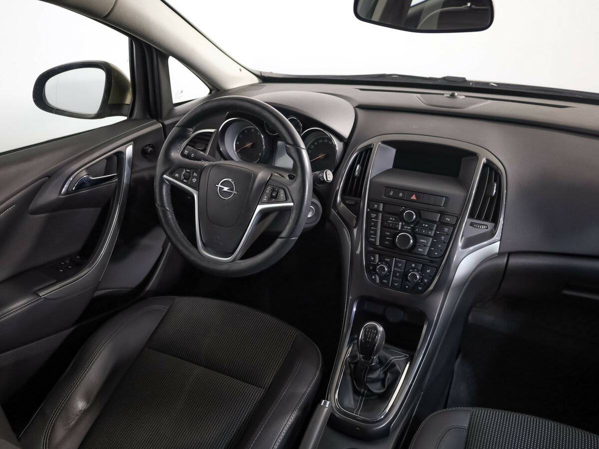 Opel Astra 2012 года с пробегом. Фото: #6
