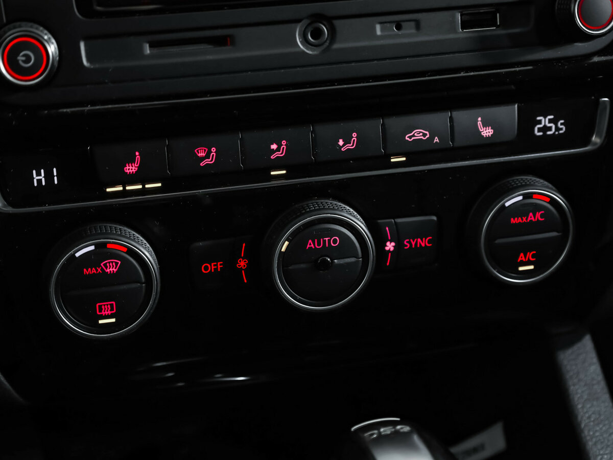 Volkswagen Jetta 2017 года с пробегом. Фото: #16