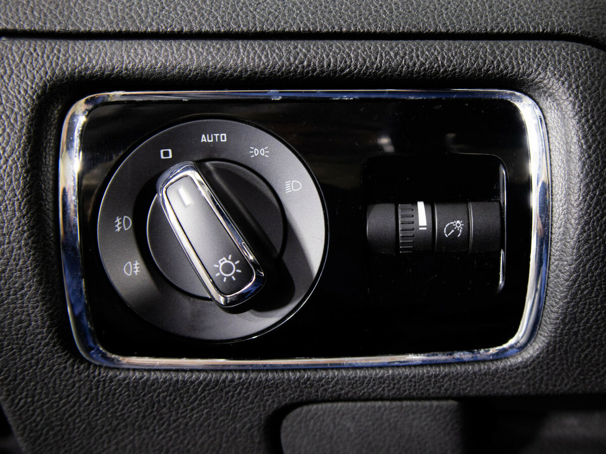 Skoda Superb 2014 года с пробегом. Фото: #12