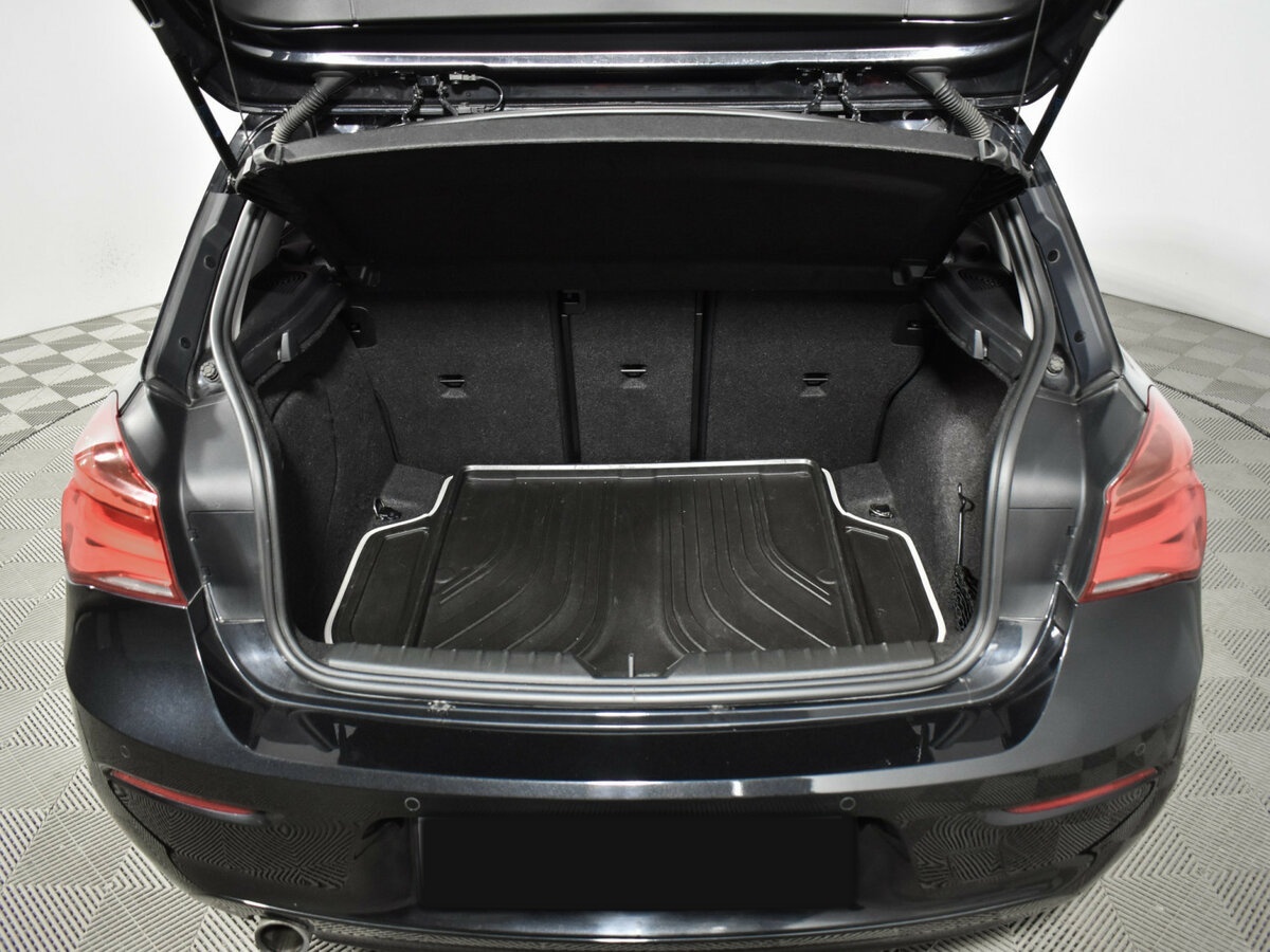 BMW 1 серии 2017 года с пробегом. Фото: #17