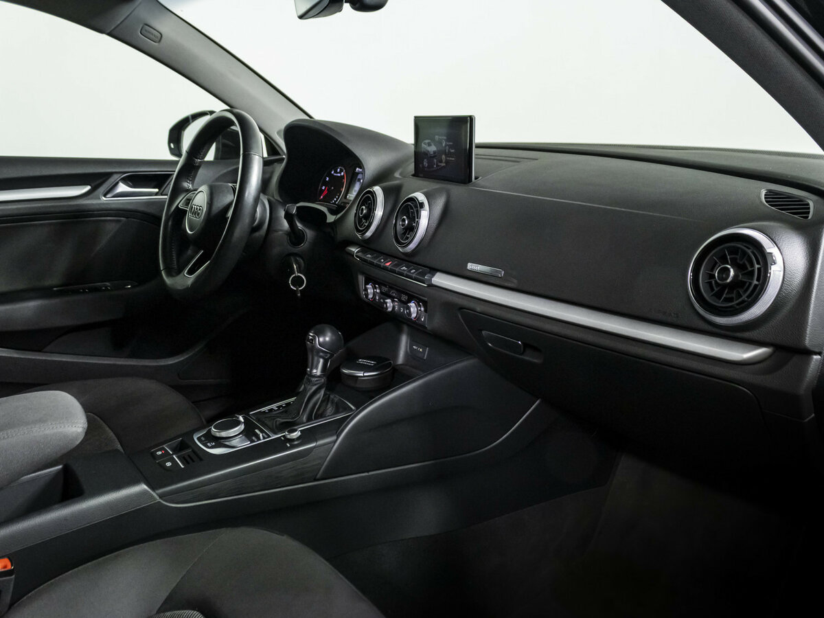 Audi A3 2017 года с пробегом. Фото: #8