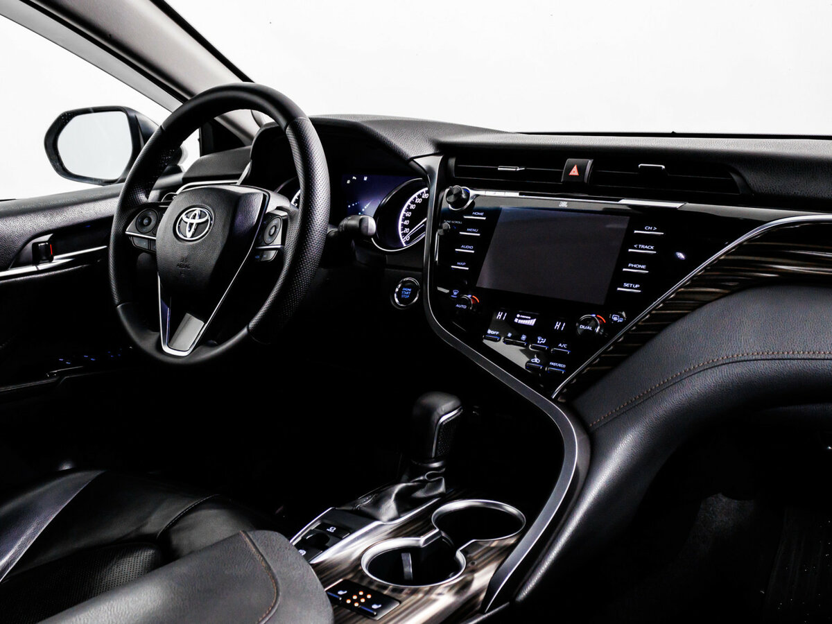 Toyota Camry 2019 года с пробегом. Фото: #8