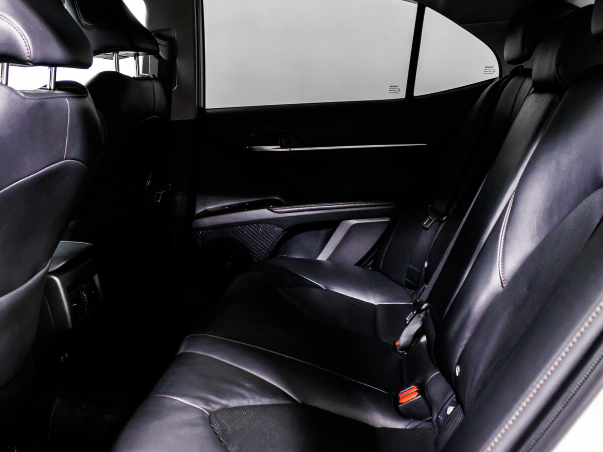 Toyota Camry 2019 года с пробегом. Фото: #12