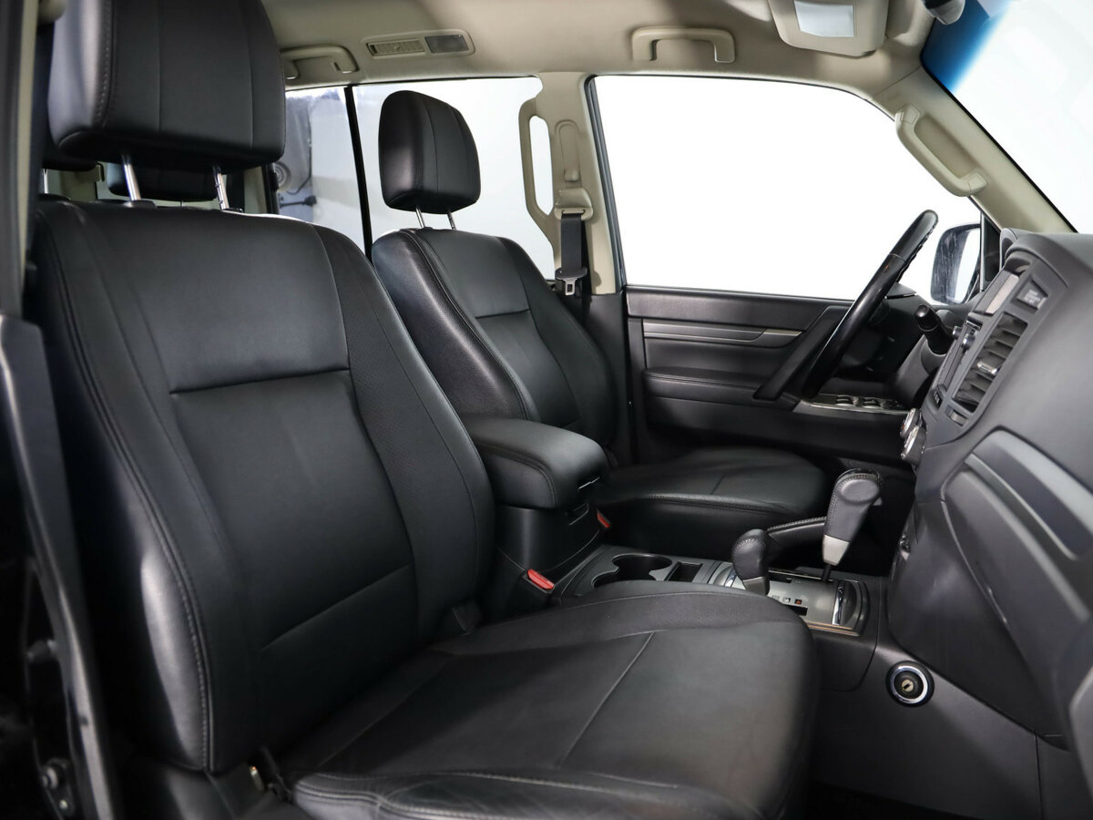 Mitsubishi Pajero 2013 года с пробегом. Фото: #11