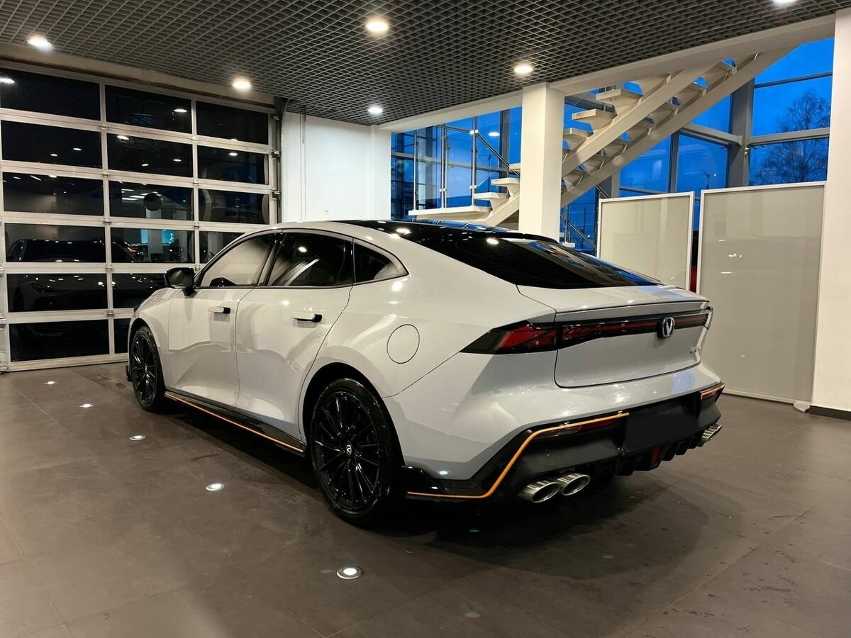 Changan UNI-V 2023 года с пробегом. Фото: #3