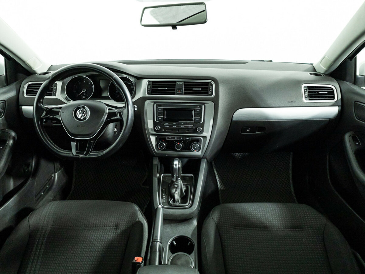 Volkswagen Jetta 2017 года с пробегом. Фото: #10